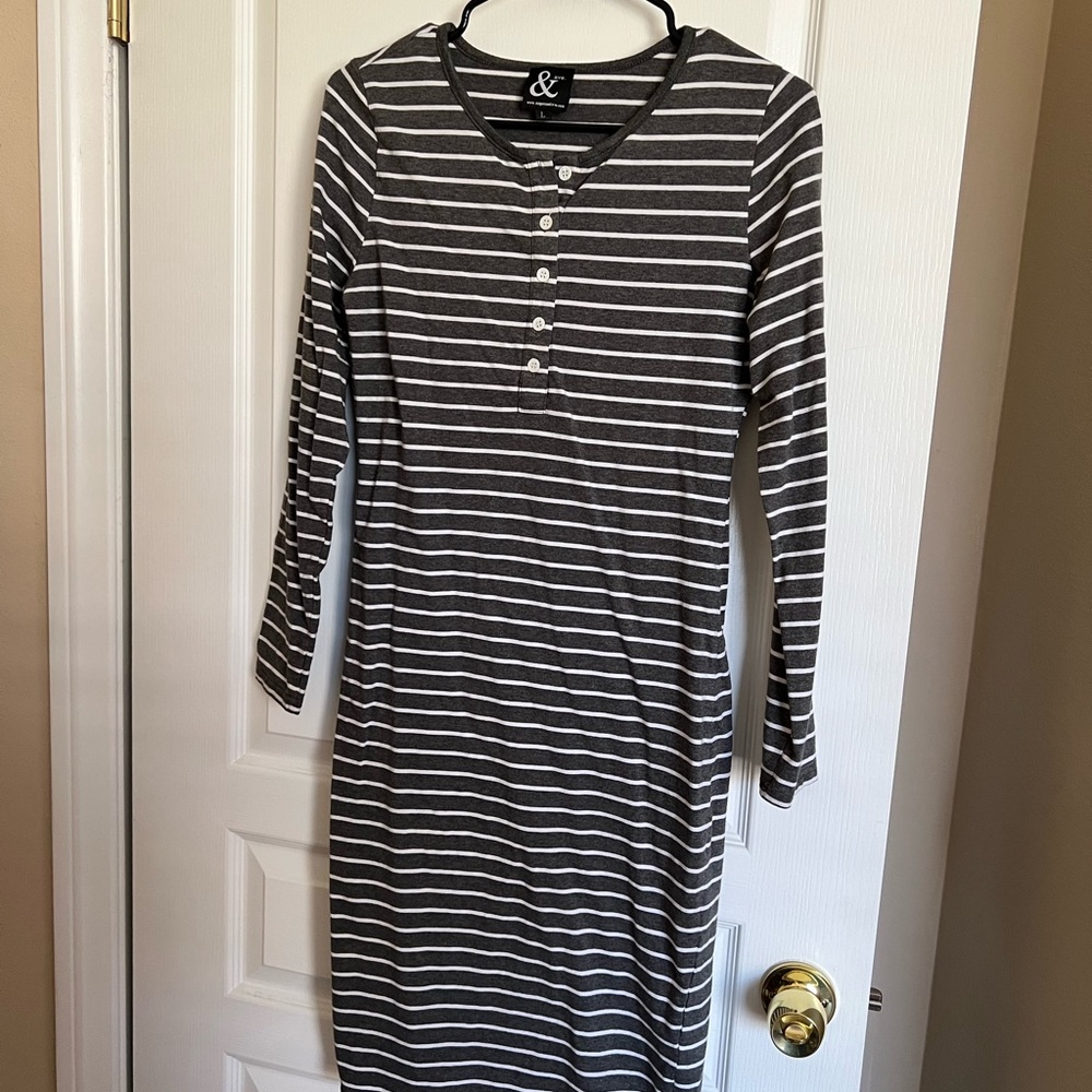 & Ave. fitted stretchy dress. L